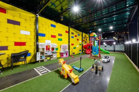 Samcheo Tayo Caravan Отели рядом с достопримечательностью «Cave Mystery Hall»