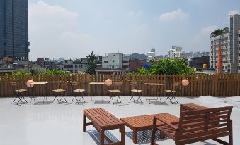 5. 서울숲 스테이..