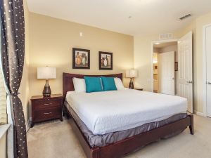 Vista Cay Luxury Lakeview 3 Bedroom Condo 3087