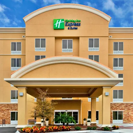 Holiday Inn Express & Suites LARGO-CLEARWATER by IHG