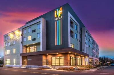 Even Hotel Eugene Hotel dekat Peterson Hall