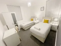 New Brighton Flat Hotels in Біркенхед