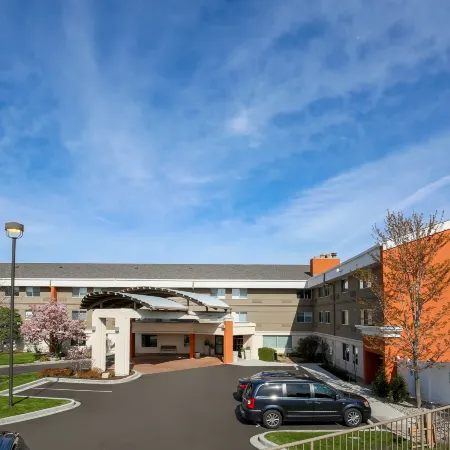 Holiday Inn Express MILWAUKEE-WEST MEDICAL CENTER by IHG Отели рядом с достопримечательностью «Милуокский зоопарк»