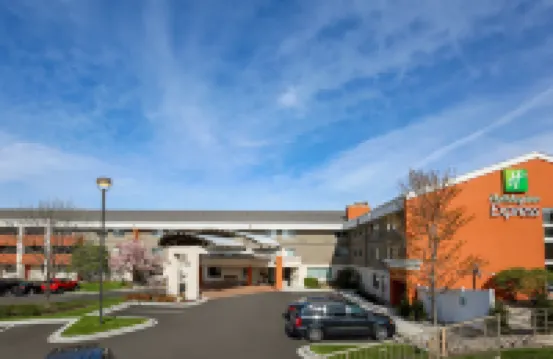هوليداي إن إكسبرس ميلواوكي وست ميديكال سنتر بي آيتش جي Hotels near حديقة حيوان ميلووكي