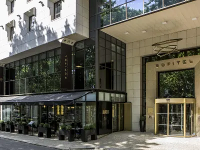 Sofitel Lisbon Liberdade Hotel dekat Carmo Convent