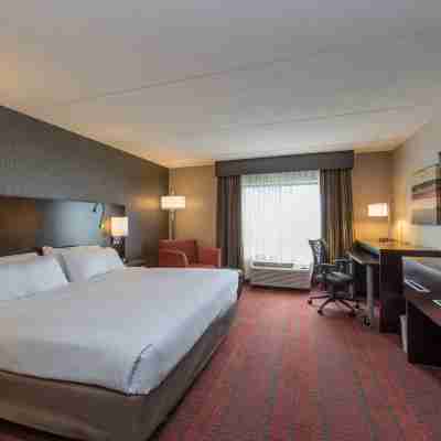 Holiday Inn Express & Suites Auburn Rooms