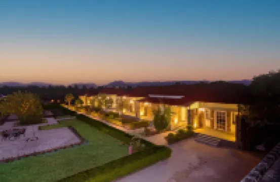 Astroport Sariska Treetop by Eight Continents のホテル