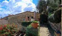 La Terrazza, Historic Tuscan Stone Residence with Garden and Terrace in Cetona