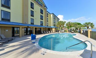 Holiday Inn Express & Suites Tampa Airport