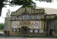 Lyndene Hotels near Rosehill Church Dodworth