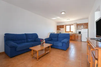 Apartamentos Flor Tres Các khách sạn gần Casa / Museo Cesar Manrique