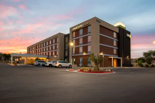 Home2 Suites by Hilton Phoenix Airport North - Nouto- ja jättöpalvelut