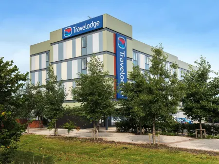 Travelodge Doncaster Lakeside Отели в г. Ботри