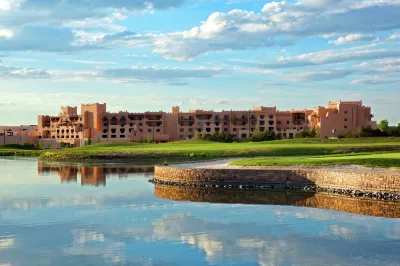 Hilton Santa Fe Buffalo Thunder Hotels near Speedway