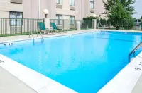 Quality Inn - Swimmingpools