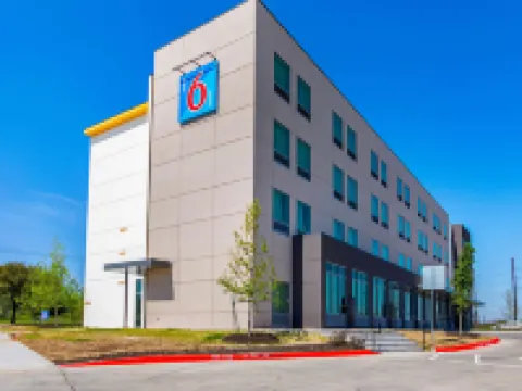 Motel 6 Austin, TX - Airport Hotels in Montopolis