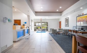 Holiday Inn Express & Suites Bedford