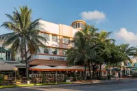 Waldorf Towers Hotel