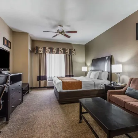 Comfort Suites Bakersfield