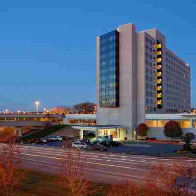 Hyatt Regency Pittsburgh Intl Airport Hotel Exterior