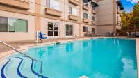Best Western Plus Edmonds Harbor Inn