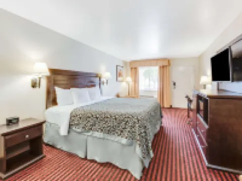 斯託克頓堡温德姆戴斯酒店 斯托克頓堡酒店