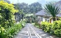 Villa KaWeBe Hotels near Coban Rondo Adventure