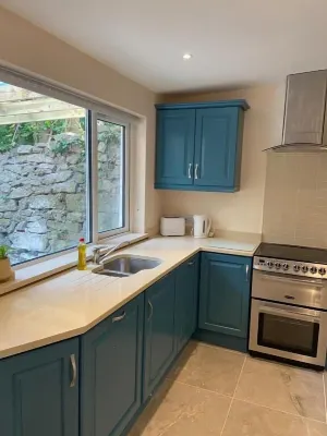 6 Eyre Square Lane - 3-Star