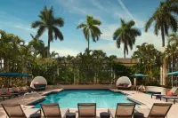 Boca Raton Marriott at Boca Center - Pools