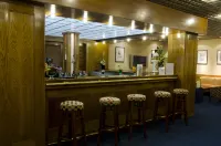 วีไอพี อินน์ เบอร์นา โรงแรม - ที่มีบาร์