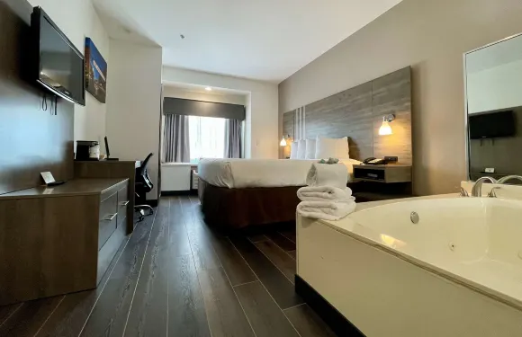 羅阿諾克貝斯特韋斯特套房酒店