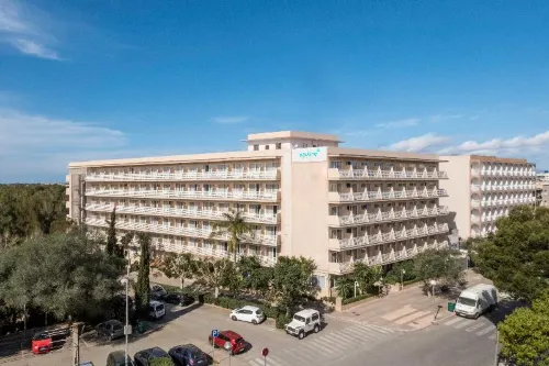 AzuLine Hotel Bahamas y Bahamas II Hotels in Cala Blava