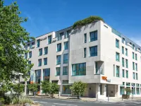 Best Western Premier Masqhotel Hotels near La Rochelle Airport