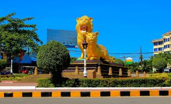 East Holiday Hotel