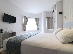 Hotel Kembang Cihamplas Bandung