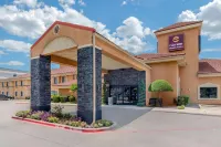 Clarion Inn & Suites DFW North Các khách sạn ở Irving