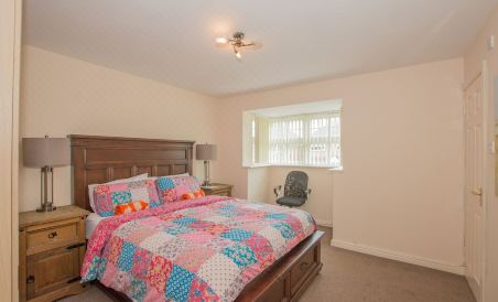 Modern 4 Bedroom Detached House in Cardiff - Housity
