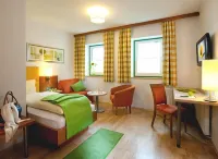 Hotel Sonnenhof Các khách sạn ở Timelkam