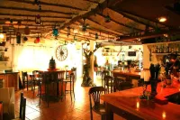 Villa Columbus Rooms and Restaurant - Barer