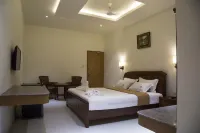 The Grand White Palace Hotels in Sirkazhi