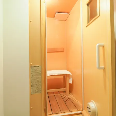 Leo YU Capsule Hotel Nishifunabashi