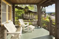 Belton Chalet Hotels in Coram