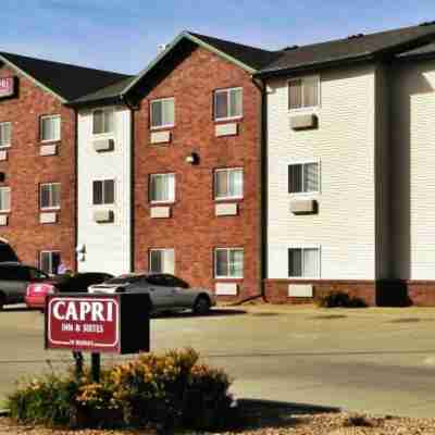 Capri Inn & Suites - Beatrice Hotel Exterior