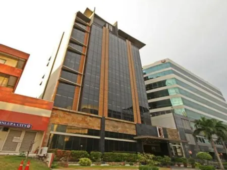 B Hotel Alabang Отели рядом с достопримечательностью «Мондрийская резиденция Condominium Corporation»