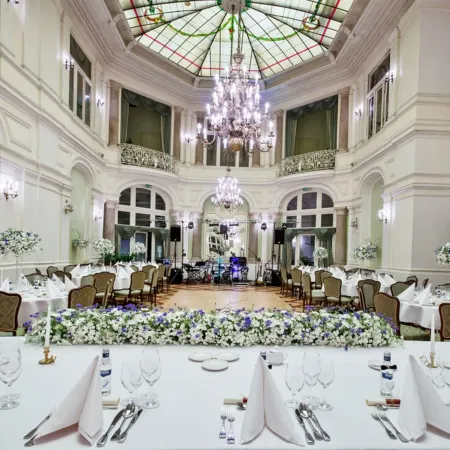 Grand Hotel Отели рядом с достопримечательностью «Галерея Яна Фейкиля»