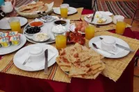 Hôtel Riad Tadarte Familier - Aamiainen