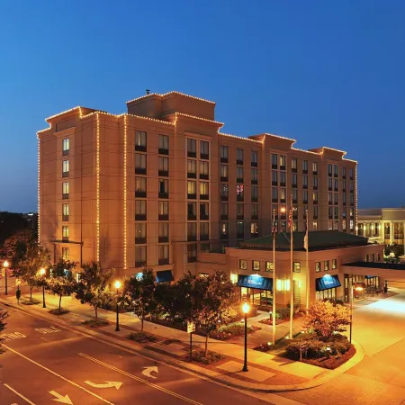 Hilton Garden Inn Virginia Beach Town Center Отели рядом с достопримечательностью «Чикс-Бич»