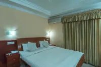 Kpm Regency Hotels in Pudussery West