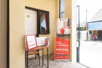 RedDoorz Syariah Near Politeknik Negeri Madiun