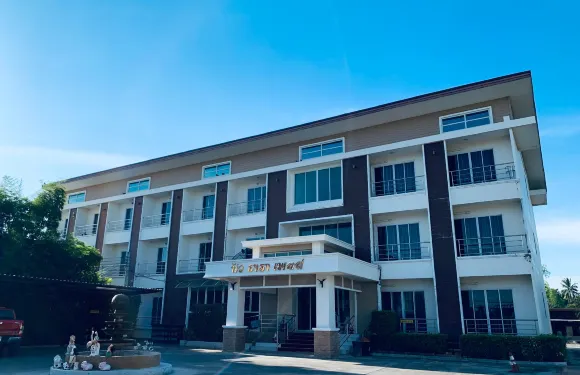 尼瓦塔拉普萊斯龍薩克酒店